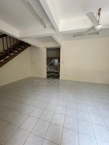 Kinrara Puchong, 2 Sty House, 4R 3B, Clean, New Paint, Extra Parking 1