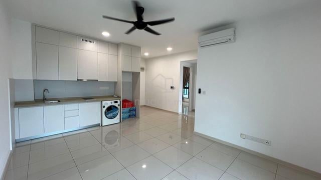 The M @ Medini Macrolink 1