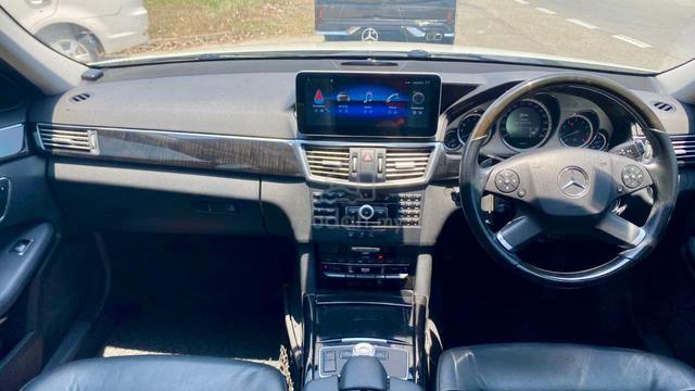 2011 Mercedes Benz E300 AVANTGARDE (CKD) 3.0 (A) - 5
