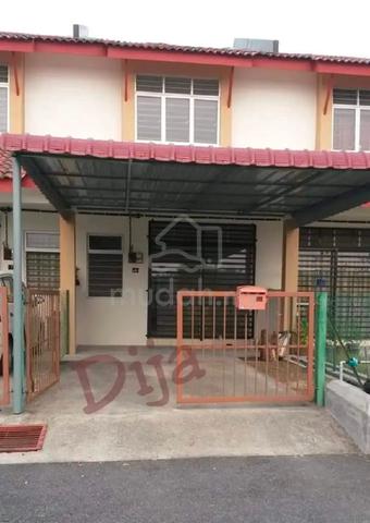 Teres 2 Tingkat Taman Bunga Raya Di Bandar Baru Salak Tinggi Sepang 1