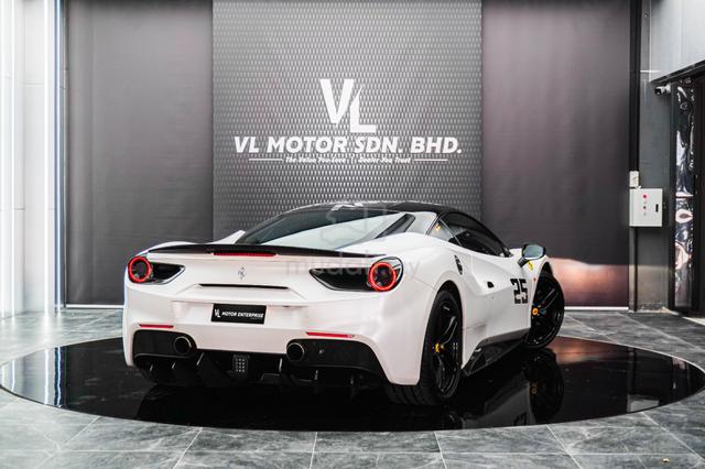 2018 Ferrari 488 3.9FI TITANIUMEXHUAST LEDSTEERING - 2
