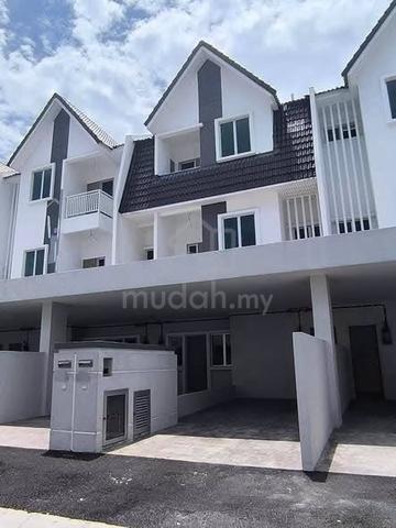 Fully Furnish 3 Sty Townhouse (Upper unit) Ipoh Jalan Kuala Kangsar 1
