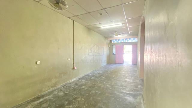 Renovated + 20'x80' + 4R 3B di Taman Rasah Jaya, Seremban 1