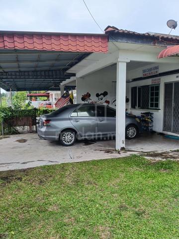 Centrally located Sitiawan Semi D House 1