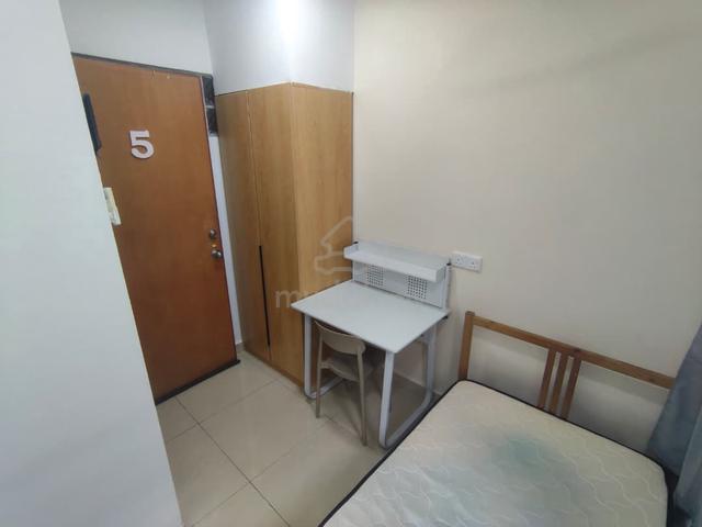 Male room for rent with Free Wifi and Water at Pjs 7 nearby Taylor 1
