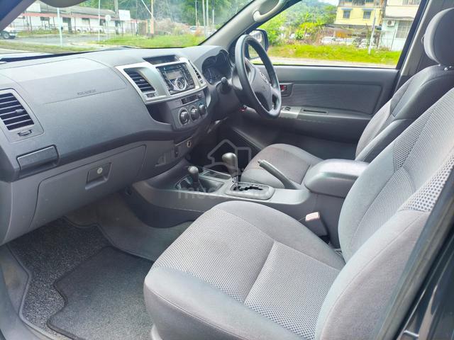 2011 Toyota HILUX 3.0 G DUAL CAB (A) - 4