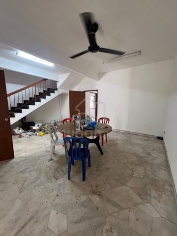 Taman Sri Andalas renovated unit facing main road for rent 1