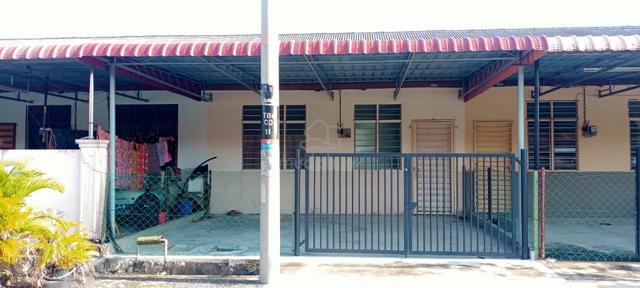 An intermediate unit single-storey terrace house (For Sale) 1