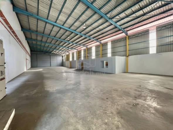 Pandamaran 1storey Semi D Factory Warehouse 16000sqft 400amps CCC Rent 1