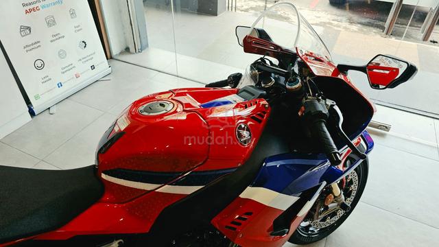 Honda CBR1000RR-R SP - photo 6 of 9