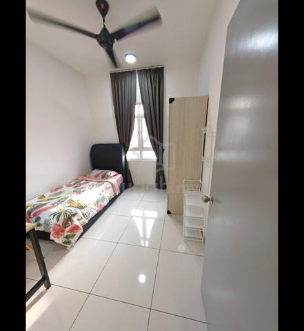 Room at TR Residence for FEMALE near LRT, Monorail Titiwangsa, HKL 1