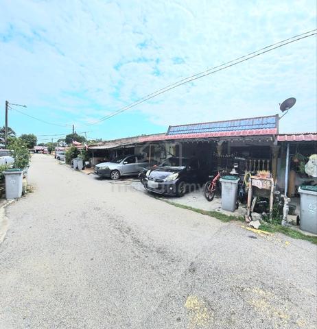 Renovated Teres Setingkat Taman Rumah Awam Pulau Gadong Klebang Melaka 1