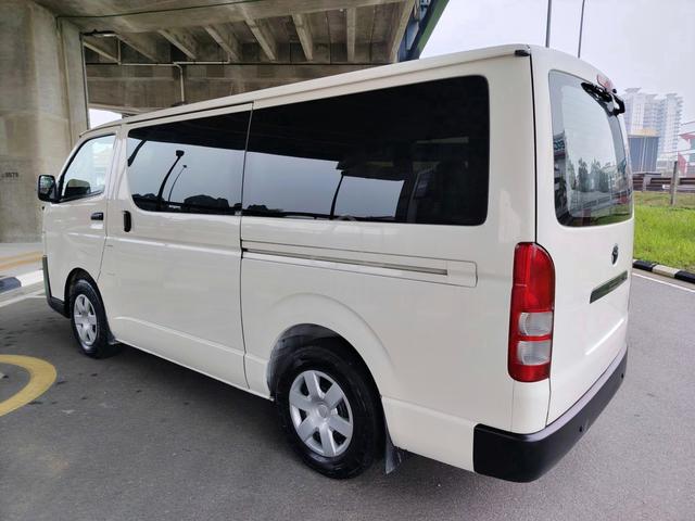 2018 Toyota Hiace 2.5 (M) Window Van 14 Seat - 4