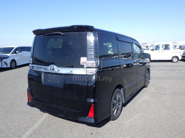 2021 Toyota VOXY 2.0 ZS KIRAMEKI 3 (A) FULL LOAN - 2