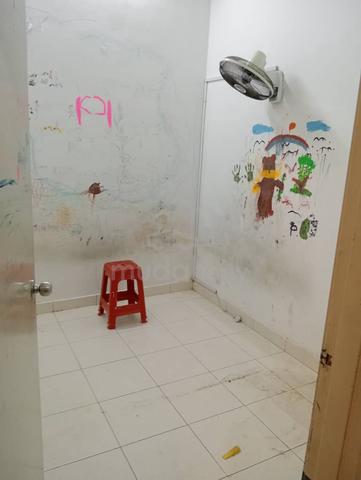Single Storey Bandar Putera 2 @Klang  Partially Furnished For Rent 4