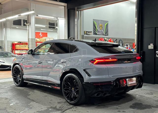 2024 Lamborghini Urus SE 6MODES/B&O/DARK PACK - 2