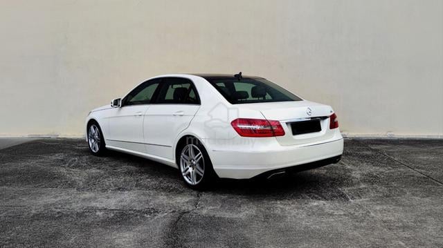 Mercedes Benz E200 CGI 7G-TRONIC W212 - 2