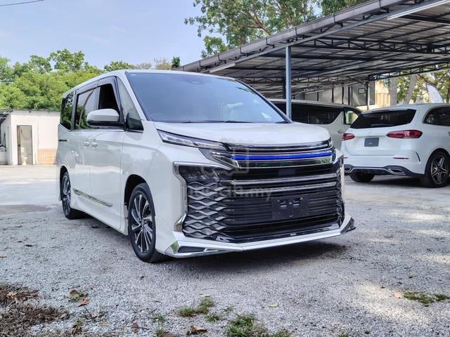 Toyota VOXY 2.0 S-Z MODELISTA B/KIT & LOW MILLAGE - 3