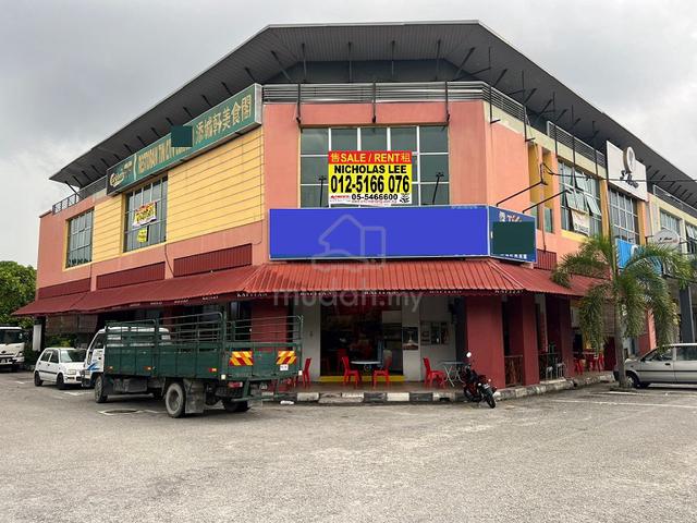 First Floor Corner Shop at Menglembu 1