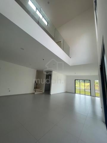 Semid,double storey,freehold,facing golf view,near highway 1