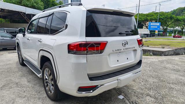 2024 Toyota LANDCRUISER 3.5 ZX (A)BLACK COLOR LTR - 3