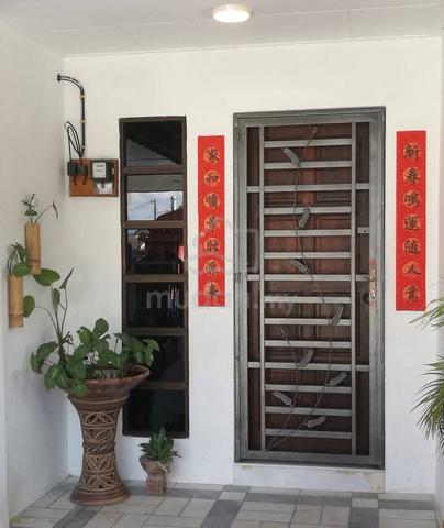 First floor room for rent (with private bathroom) 2