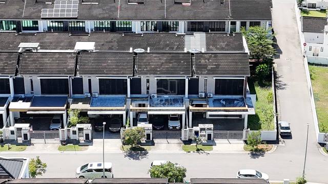 Double Storey Superlink Aralia, Elmina Gardens Denai Alam 1