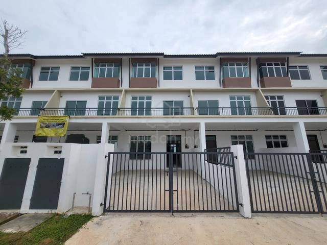 [MURAH] 3 Storey Terrace House, Scientex Kundag, Kundang Jaya, Rawang 1