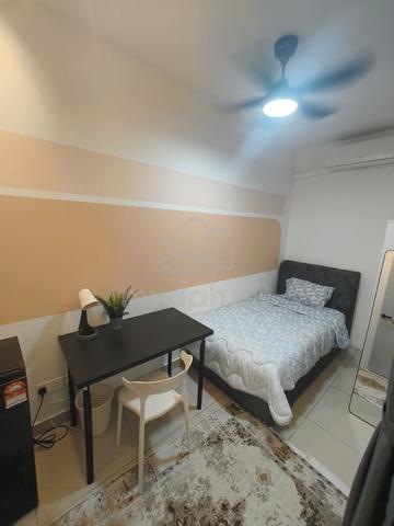 Fully Furnished Comfort Just 10 Minutes from MRT Taman Connaught! 1