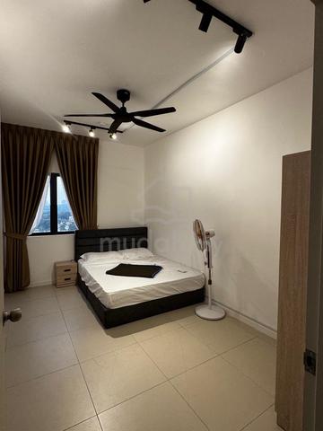 Room for Rent Casa Embun Dengkil | Fully Furnished Lake View Queen Bed 1