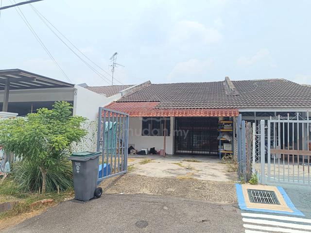 Taman Johor Jaya Single Storey House For Rent 1