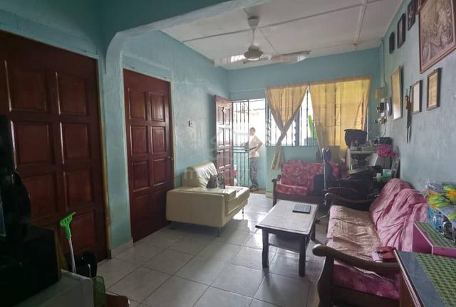 Flat Taman Ungku Tun Aminah 1