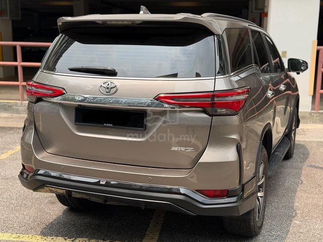 Toyota FORTUNER 2.7 SRZ 4X4 GR Bodykit 7Seater 2.4 - 4