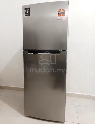 HAIER 216L Refrigerator Fridge Peti Ais  - photo 2 of 6