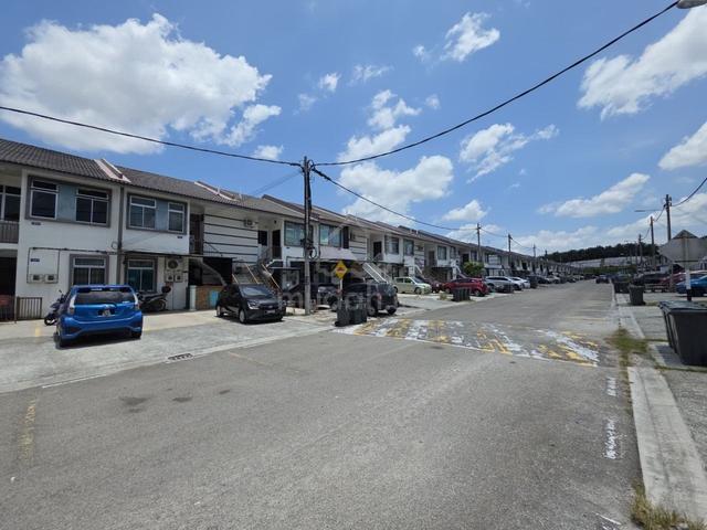 Scientex Senai Townhouse 990 sqft 3 Bedroom 1