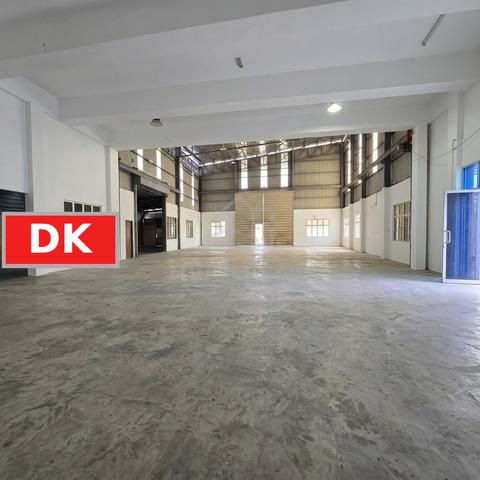 Balakong Factory Warehouse with Renovated Office for Rent 1