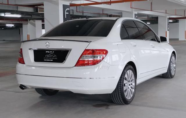 2010 Mercedes Benz C200 CGI BlueEFCY - 4