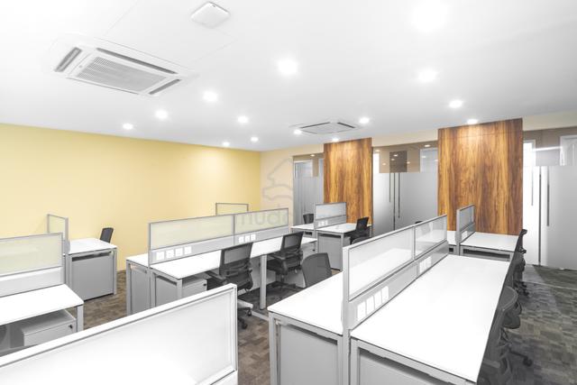 Book a reserved coworking spot or hot desk in Regus iDEAL 1