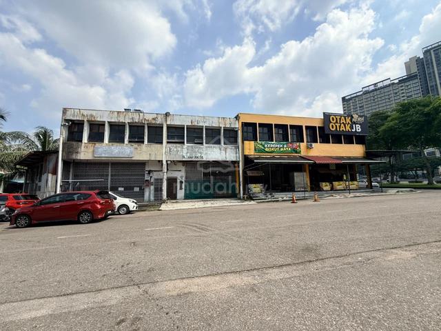 Taman Bukit Mewah @ Tampoi / 1.5 Sty Terrace Factory Corner Lot 1