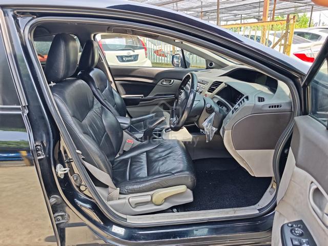 2013 Honda CIVIC FB 1.8 (AUTO) - 4