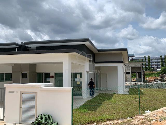 CORNER Freehold 0 DOWNPAYMENT ALL LEGAL FEES FREE 5min Mantin Town 1