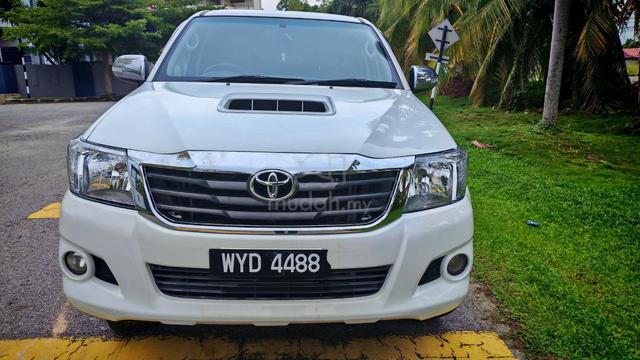 2013 Toyota HILUX 2.5 G VNT FACELIFT (A) - 5