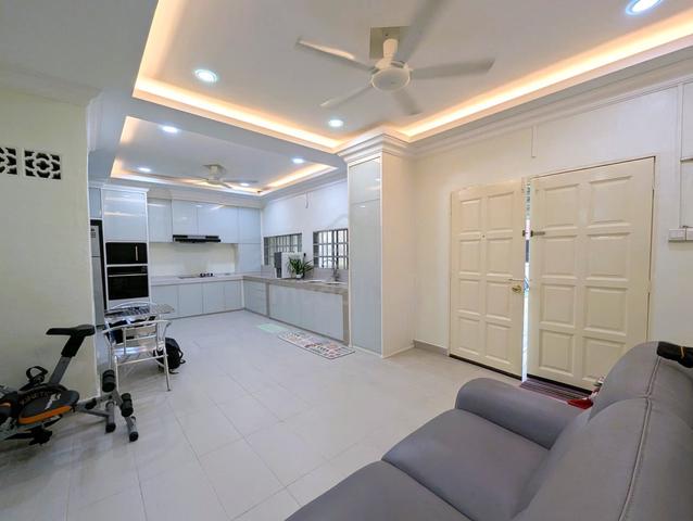 28x86 Non Bumi Teres 2 Tingkat Seksyen 1, Petaling Jaya RENOVATED 1