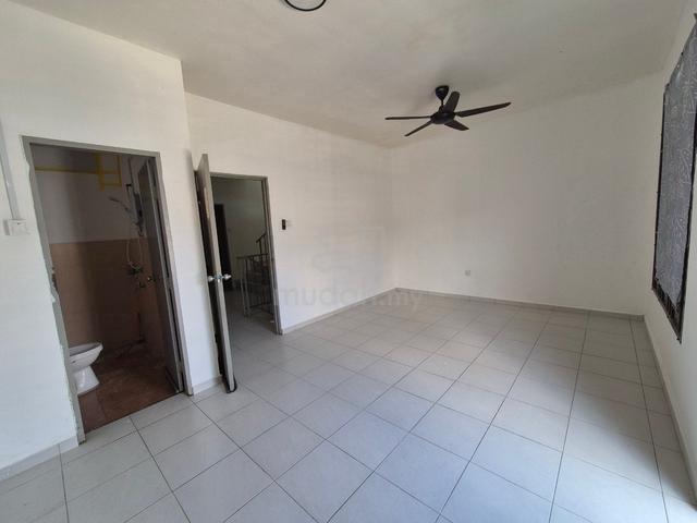 Taman Scientex Utama Senai 2.5 Storey Terrace House 4 Bedroom For Sale 1