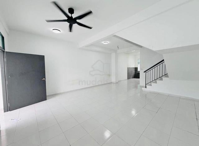 {FOR RENT} 2 sty House Taman Scientex, Kota Emerald, Near aeon 1