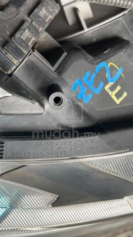 Honda Insight ZE2 Head Lamp Left Side 10-14Y - photo 5 of 6
