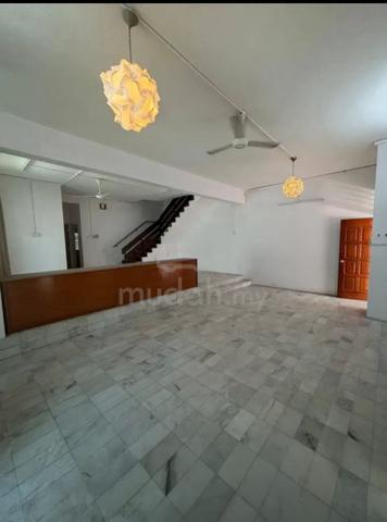 Semi-D Near Gurney Paragon, Lorong Kelawai – For Rent 1