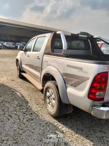 2011 Toyota HILUX 2.5 G (M) - 4