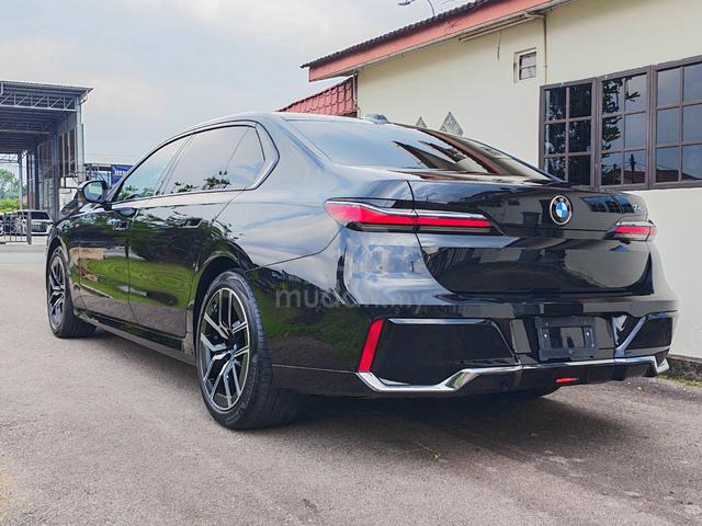 (Full Petrol) 2023 Bmw 740i 3.0 xDRIVE M-Sport - 3