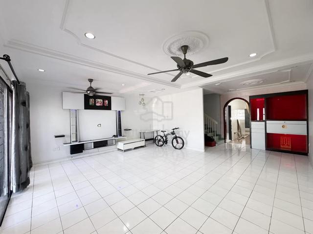 RENOVATED !! 20x75 4R3B Bayu Perdana Double Storey End Lot House Klang 1